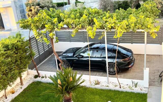 White House Kokas Luxury Apartments