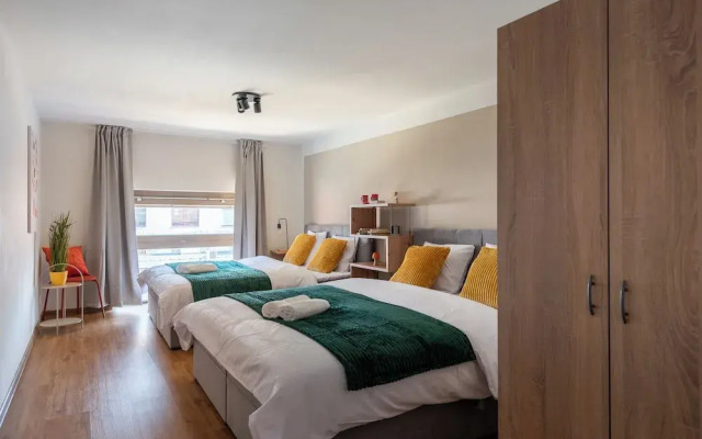 Luxury 5-bedrooms apart in Prague