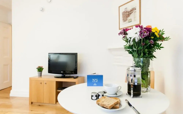 Blueprint Apartments-No 5 Doughty Street