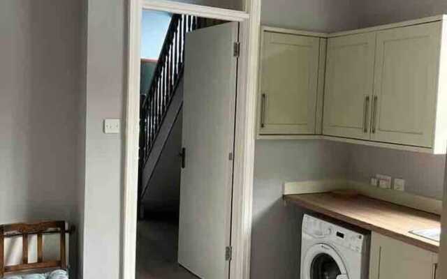 Sleeps 14 Cardiff City Centre
