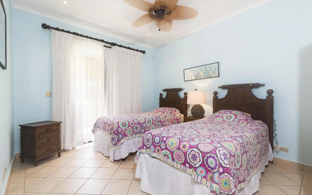 Sunrise 33- 3 Bedroom Poolside Condo