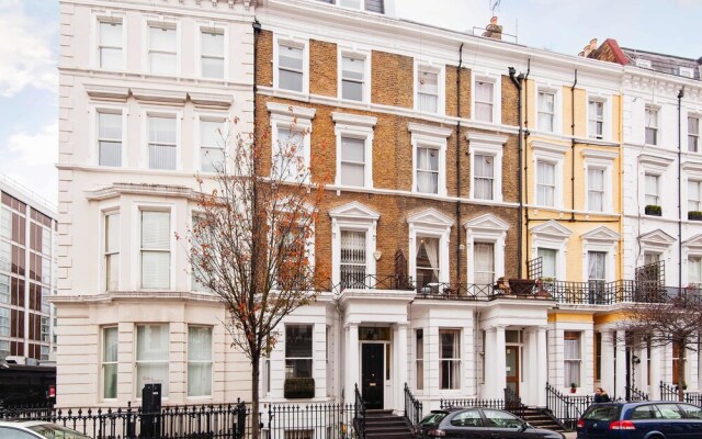 The Collingham Place Residence - AMI