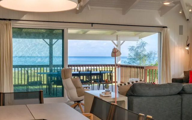 Hanalei Beachfront 3 Bedroom Home by RedAwning