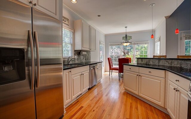 Peachy Keen Luxury Estate