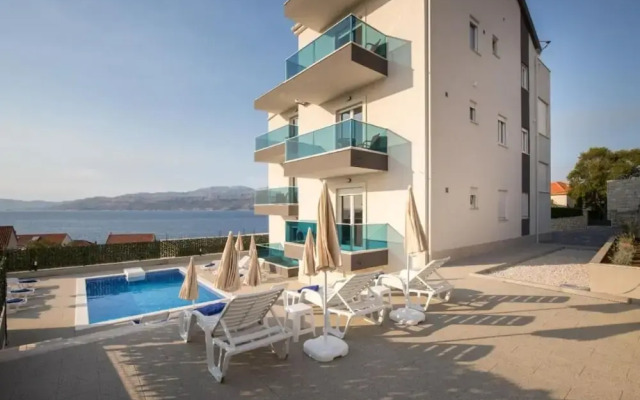 Dragan - With Pool and Seaview - A2