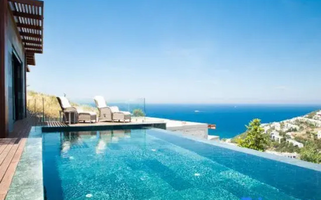 BD417-6 Bedroomed Villa With Pool in Yalikavak