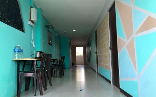 OYO HOME 90667 Chen Room Bs