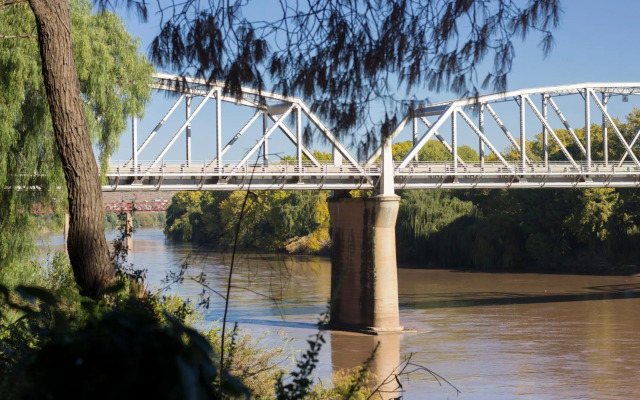 Riverside Lodge & Conference Center