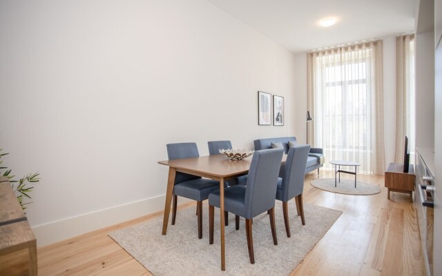 Liiiving in Porto-City View Apartment 2F