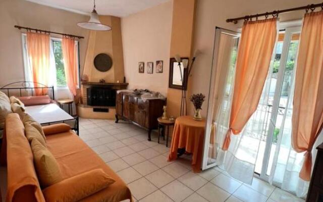 Lithino Apartments · 5min From the Beach