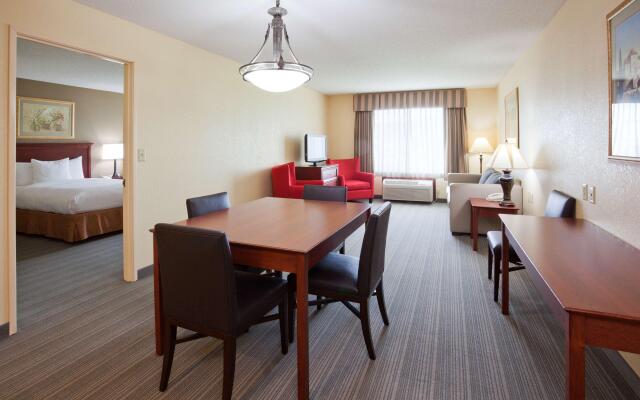 Country Inn & Suites by Radisson, Willmar, MN