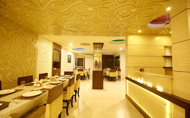 Hotel Ashish Palace