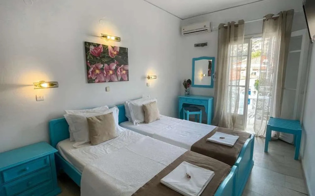 Stratos Hotel