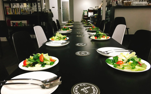 Moncher Guesthouse - Hostel