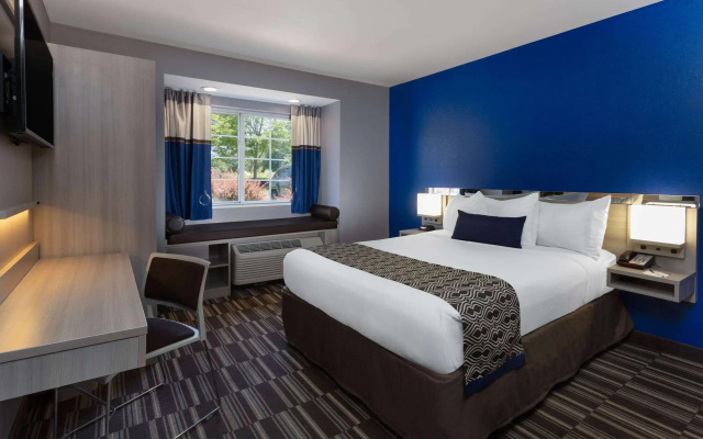 Microtel Inn & Suites by Wyndham Bethel/Danbury
