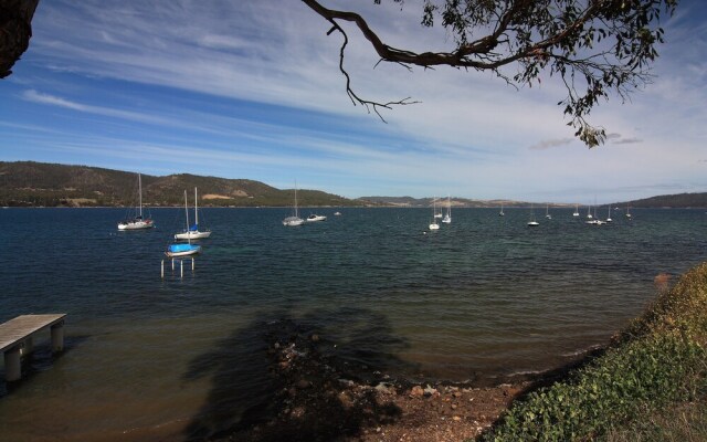 Waterfront Holiday Home - Esplanade 54