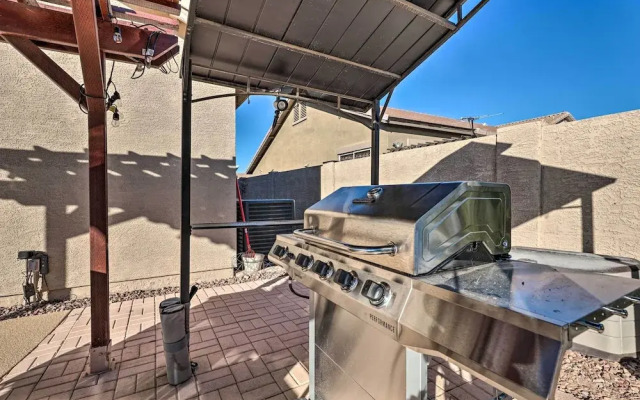 Heated Pool, Gas Grill & Yard: Phoenix Retreat!