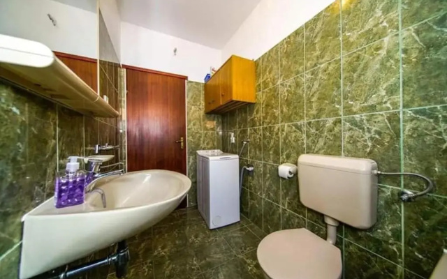 Apartment Barb - 30 m from the sea