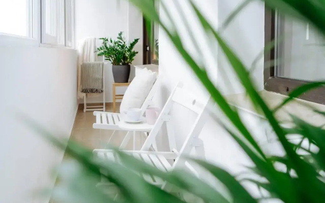 Elegant Vibes Apartment next to Obor market