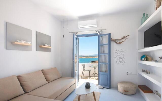 THALASSA Seafront Brand New 1BD house in Naousa