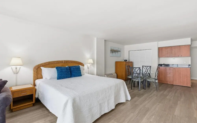 Oceanside Inn 313
