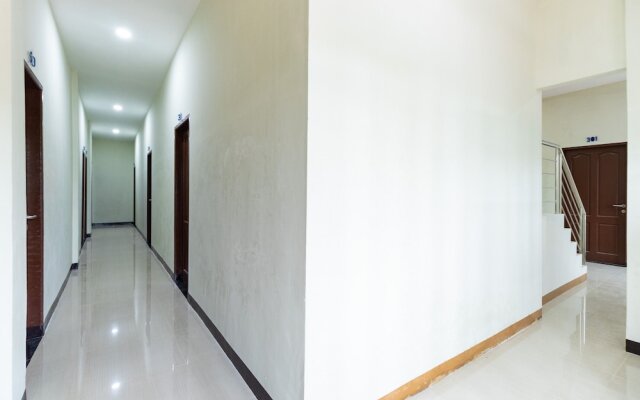 RedDoorz near Medan Amplas
