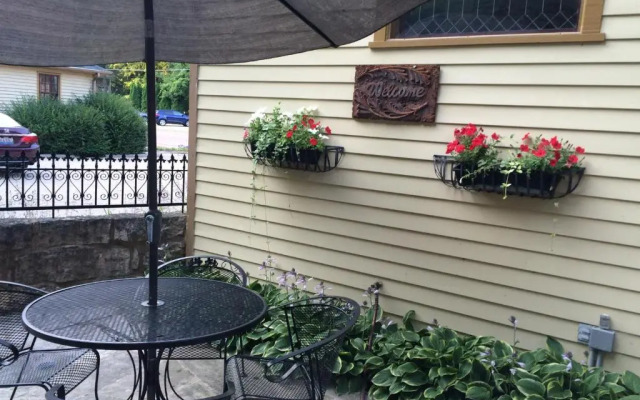 Renaissance Riverboat Suites And Rooms