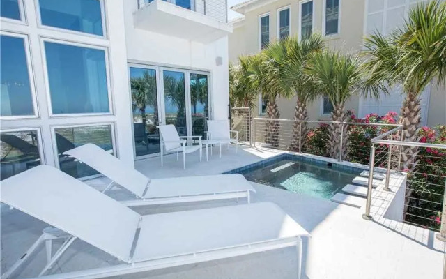 Seabreeze 5 Bedroom Home by RedAwning