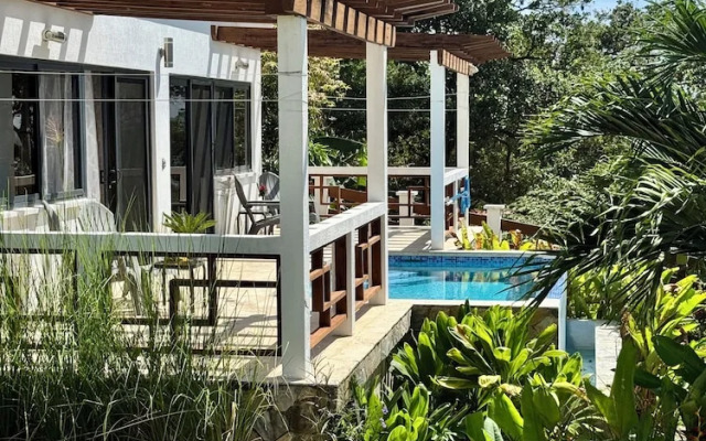 Roatan Infinity Pool & Ocean View