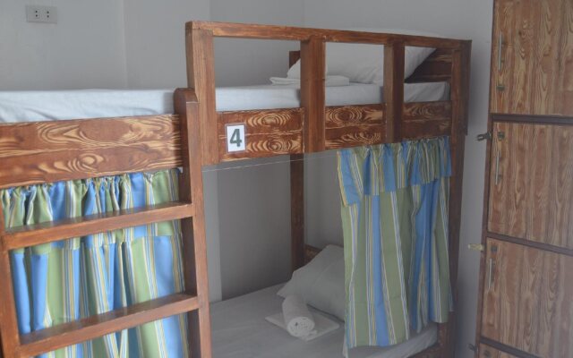 Chill Out Hostel Boracay