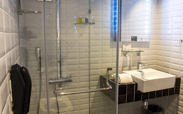 Flowery Holiday Suites