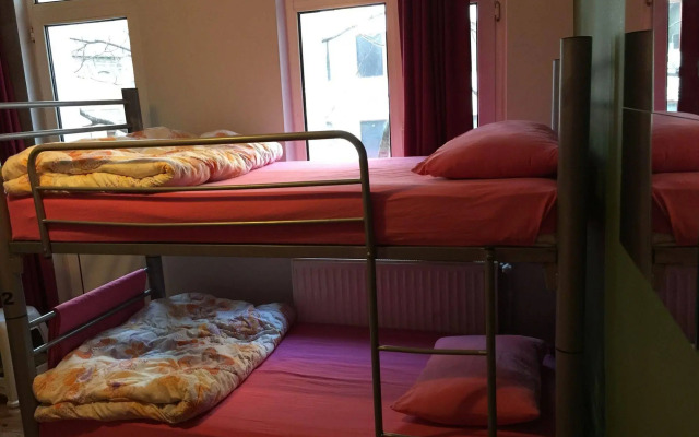 Innjoy Hostel - Adults Only