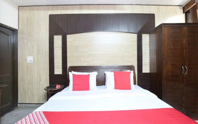 OYO 15523 Hotel JD Inn