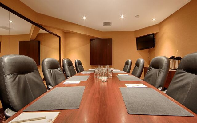 Best Western Plus Rose City Suites