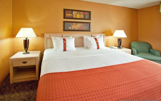 Holiday Inn & Suites Bolingbrook by IHG
