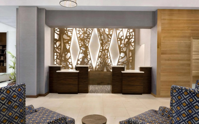 DoubleTree by Hilton Milwaukee - Brookfield