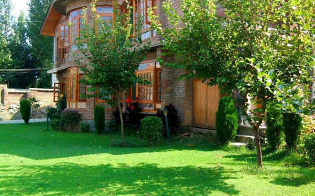 Hillscape Inn