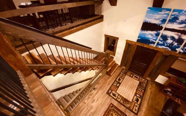 Yellowstone Crossing Lodge