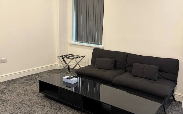 Peaceful Luton Apartment With Electric Heating & Wifi