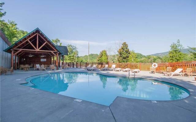 Destinys Lodge - Five Bedroom Cabin