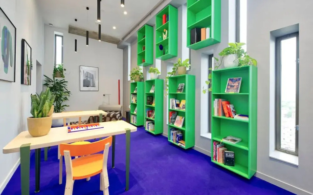 Fabulous Two-bedroom Apartment in Poplar