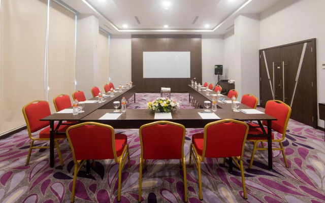 Bigland Hotel & Convention Sentul