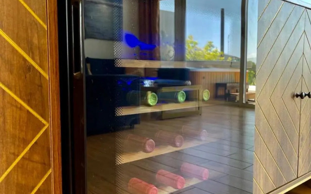 FlyViewFlatsGOLD PrivateHotTub with SeaView