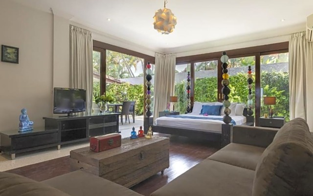 Spacious 8 bedroom pool villa in Canggu