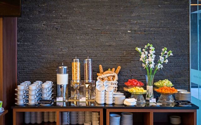 Grand Whiz Hotel Poins Simatupang Jakarta