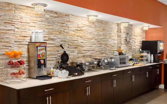 Country Inn & Suites by Radisson, Nashville Airport, TN