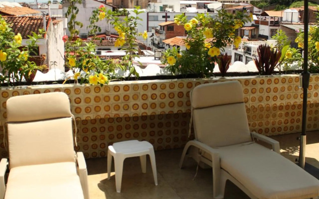 Hotel Porto Allegro - Near Malecon