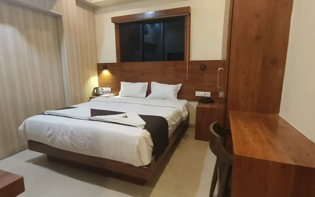 Hotel Ashraya International