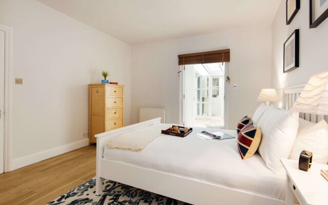The Spacious Prince of Wales Apartment - CVO
