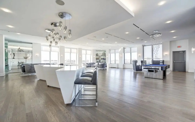 Fantastic 2BR Condo with Gym